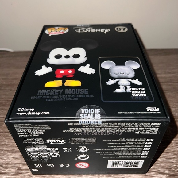 Funko Die-Cast Mickey Mouse Figure - Black, White, Red, Yellow Limited Edition - Picture 6 of 6